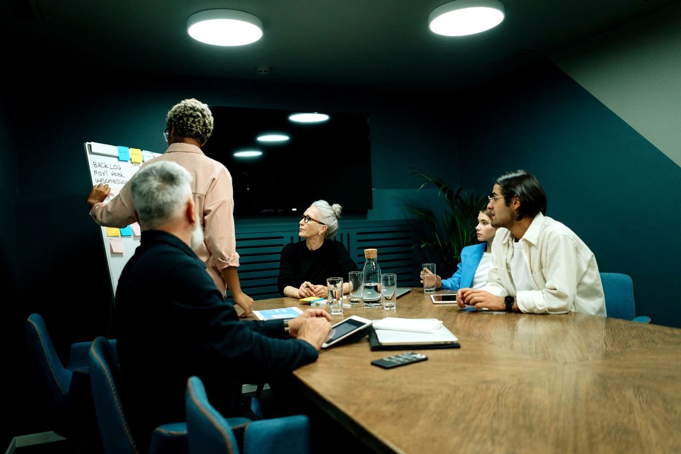 Advisory team mapping out a technology roadmap in a strategy session